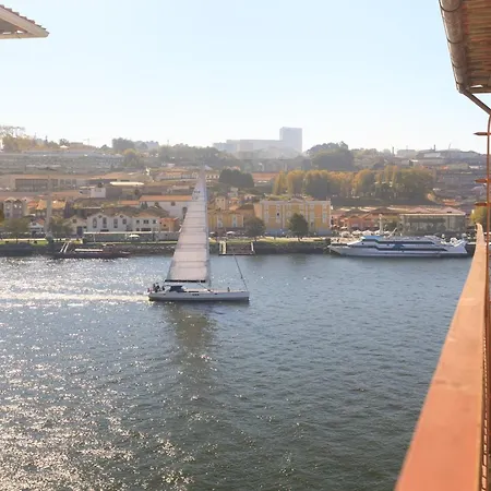 - River Front Lejlighed