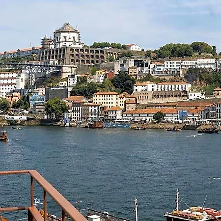 - River Front *