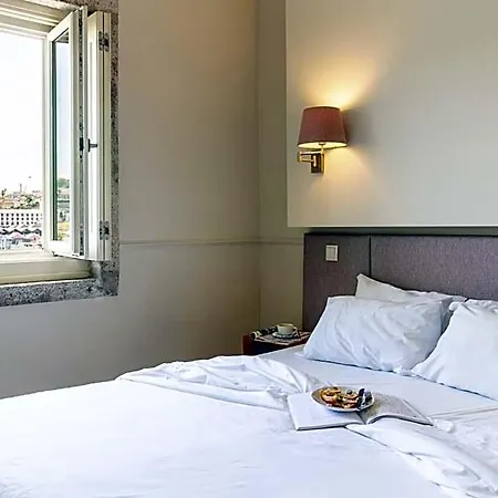 - River Front דירה