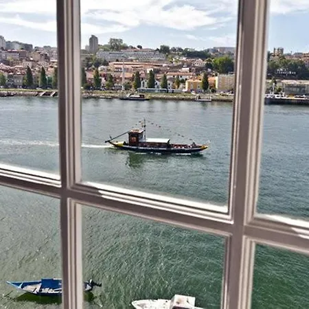 - River Front Lejlighed