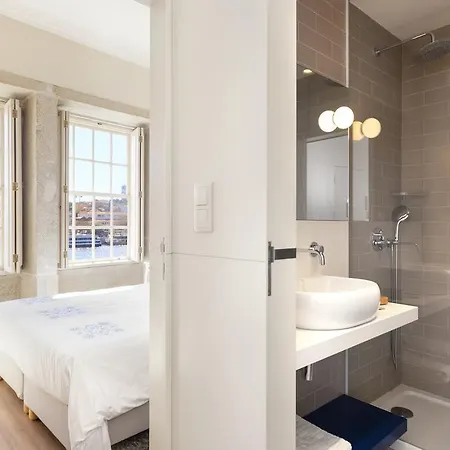 - River Front Apartman