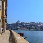 - River Front Apartment *