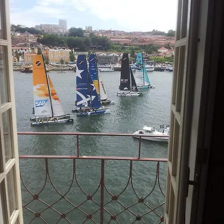 - River Front Oporto