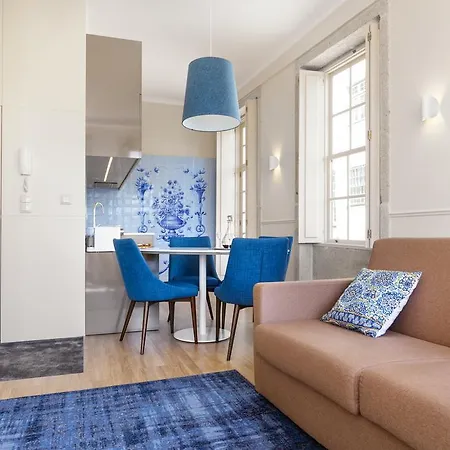 - River Front Apartment